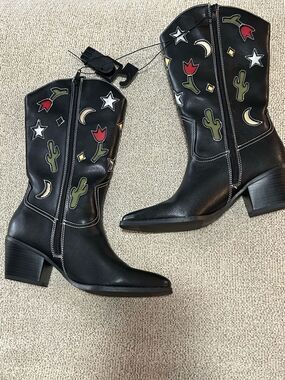 Black Embroidered Western Mid-Calf Heeled Boots - Floral & Cactus Accents sz 9